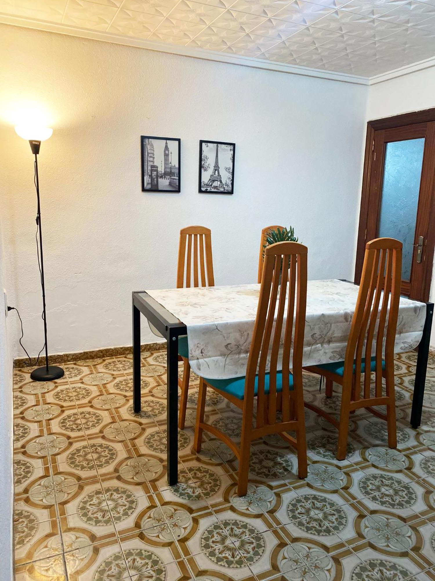 Valencia Well Located Shared Apartment Exterior photo
