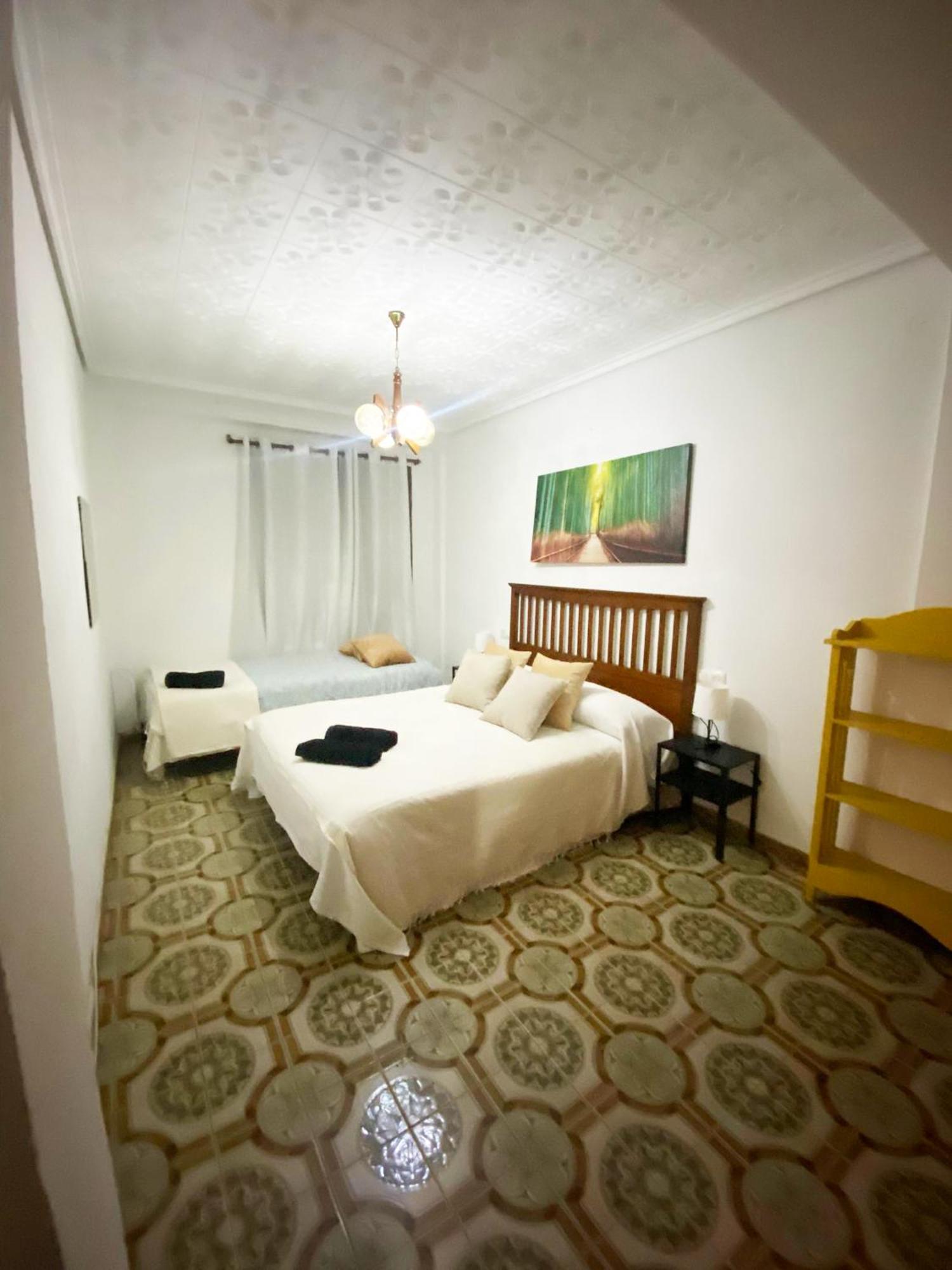 Valencia Well Located Shared Apartment Exterior photo